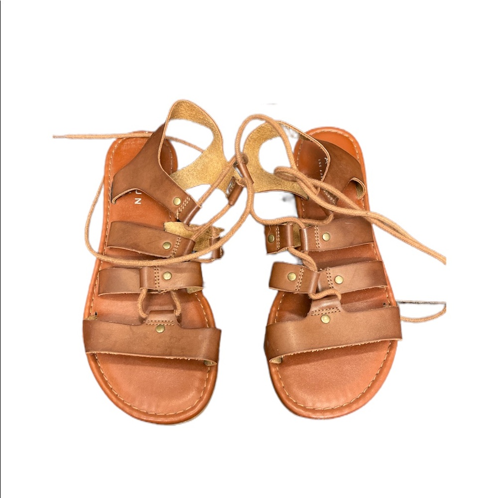 cute sandals from pacsun size 7 in woman’s
